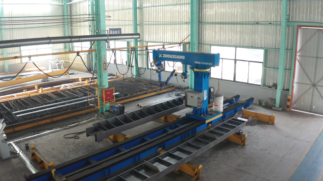 Steel structure fabrication workshop with cantilever welding robot system