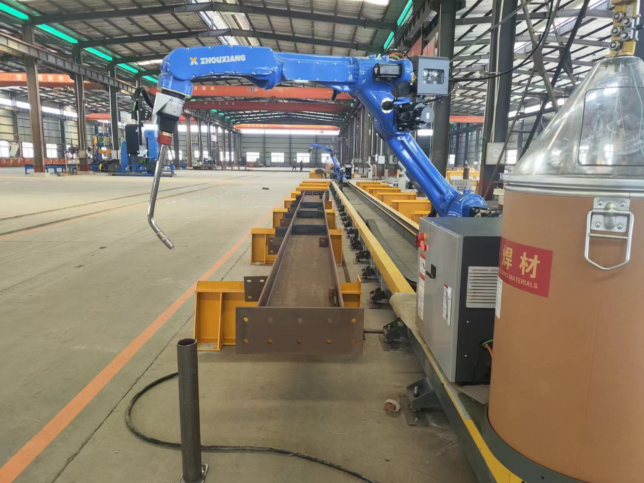 Cantilever welding robot equipment on-site deployment and production environment